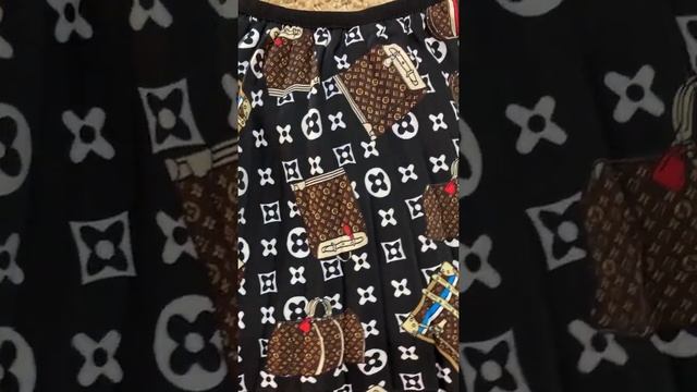 Фирменная юбка черного цвета смотреть онлайн