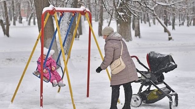 В Бутусовском парке установлен детский городок по европейским стандартам смотреть онлайн