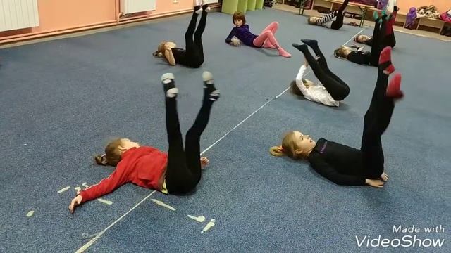 Тренировка гимнасток. Младшей 4 года смотреть онлайн