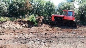 ДТ - 75 с самодедельным передним отвалом, планировка