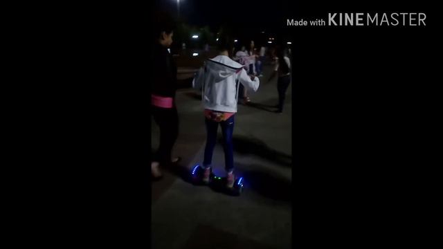 Катаюсь на героскуторе в 1 раз!!!😱{УПАЛА И ЧУТЬ НЕ РАЗБИЛА ГОЛОВУ!} смотреть онлайн