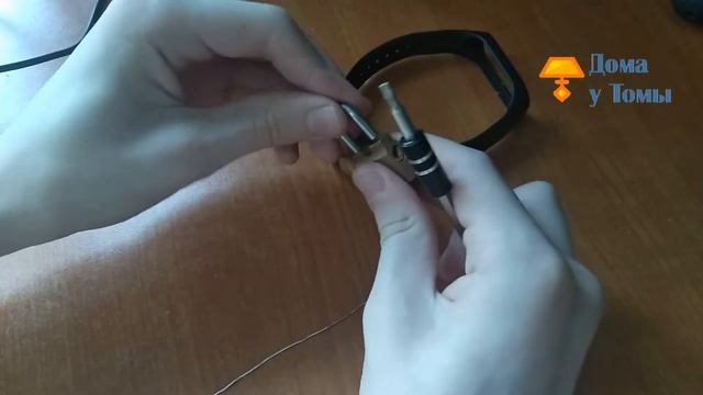 Ребенок пошутил и повесил замок на ремешок от часов. А потом потерял ключ!!! Мы все же его вскрыли смотреть онлайн