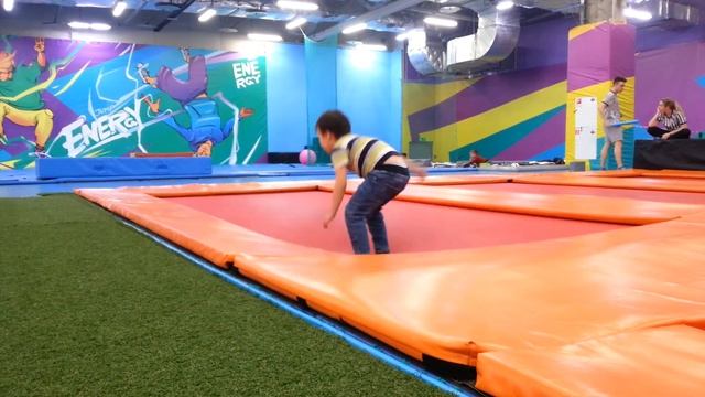 ? МОСКВА | АЛТУФЬЕВО | ТЦ ВЕСНА | АТТРАКЦИОНЫ | БАТУТЫ ? 22.12.15 смотреть онлайн