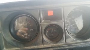 Почему прыгает стрелка вольтметра ВАЗ 2104