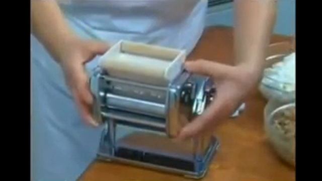 Обзор «Машинка для приготовления равиоли и раскатывания теста для пасты BRADEX, TK 0094 Bradex» смотреть онлайн