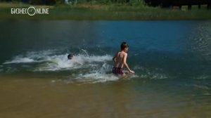 Топлес по-казански: как загорают на стихийном пляже у "Ривьеры"