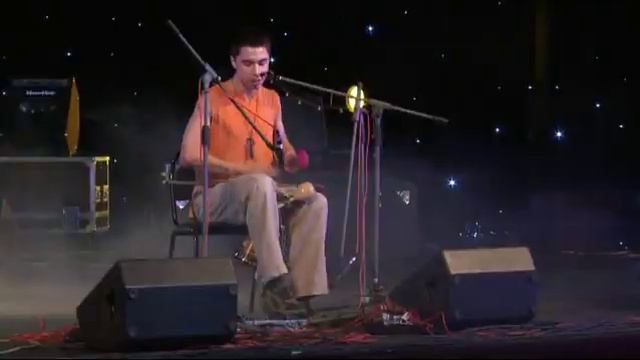 Человек-оркестр / Музыкант мультиинструменталист ♫ смотреть онлайн