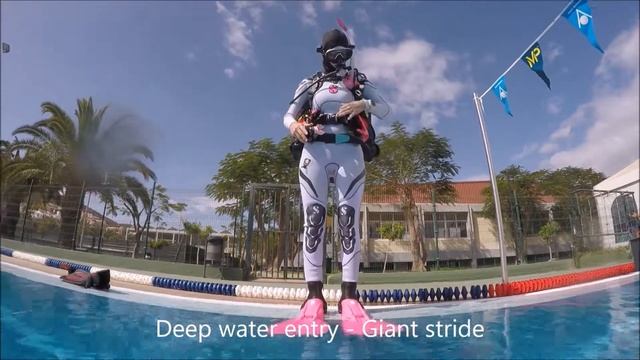 PADI Divemaster / PADI Instructor Skills - Giant stride смотреть онлайн