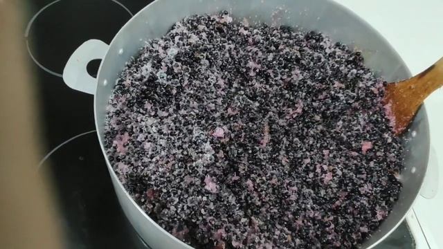 В огороде бузина...Варенье. И рецепт хрустящих огурчиков. смотреть онлайн