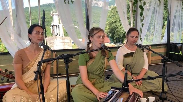 Чайтанья Лила дд. - Ом Намо Бхагавате (с.Соколиное) смотреть онлайн