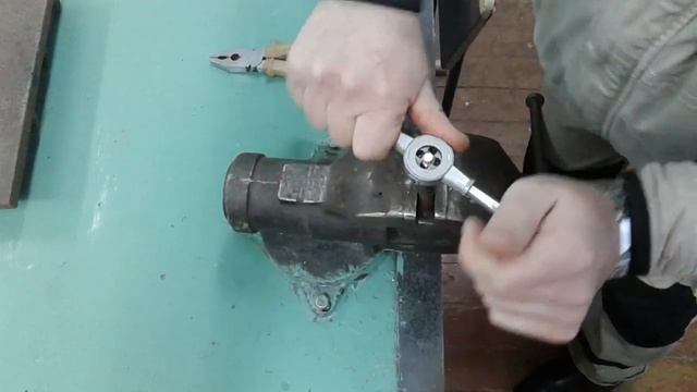 Нарезание наружной резьбы смотреть онлайн