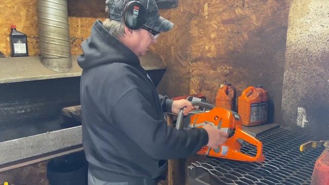 Husqvarna 592 hitting the big wood смотреть онлайн