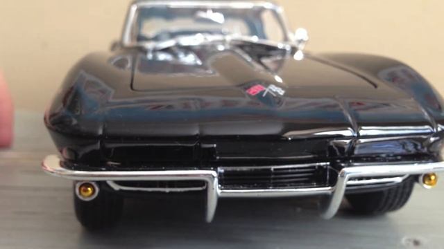 Review: 1:18 1965 Chevrolet Corvette Sting-Ray by Maisto - The Model Garage смотреть онлайн