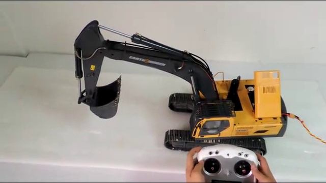 EAGLE 1/14 Volvo Excavator Operation Instruction With New Radio смотреть онлайн