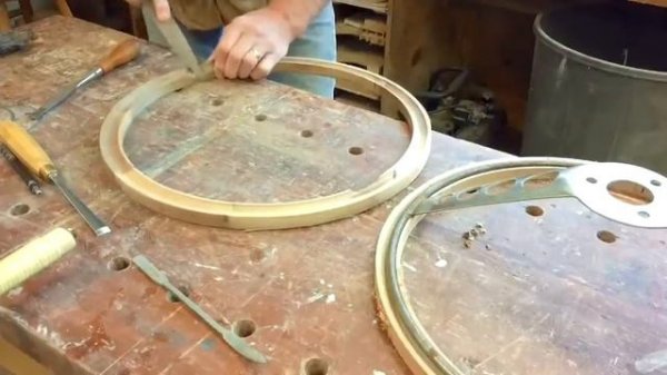 The making of a wood steering wheel