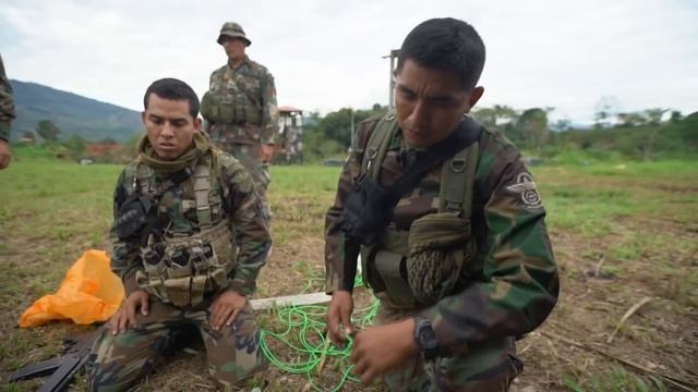 Afghanistan, Peru: Cops vs. the Most Dangerous Narcos смотреть онлайн