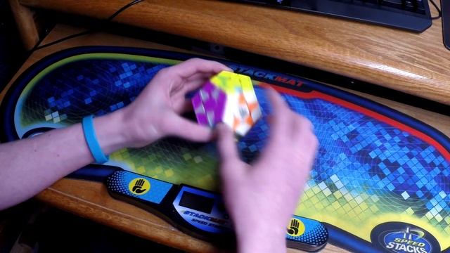 MEGAMINX CHECKER PATTERN - NO DISASSEMBLY REQUIRED - Quick Tutorial смотреть онлайн