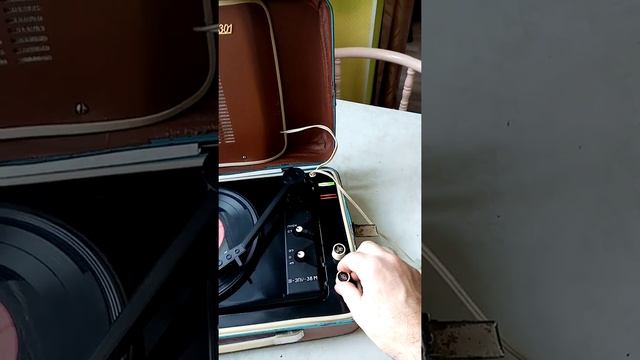 Проигрыватель пластинок "Юность 301". смотреть онлайн