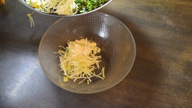 Crunchy Mango Tango Salad | BakeStirFry.com смотреть онлайн