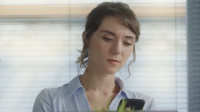 Беспроводные электроприводы Somfy серии WireFree для штор и жалюзи (12+) смотреть онлайн