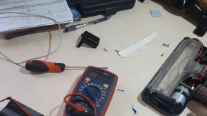 Робот-пылесос POLARIS  быстро разряжается.