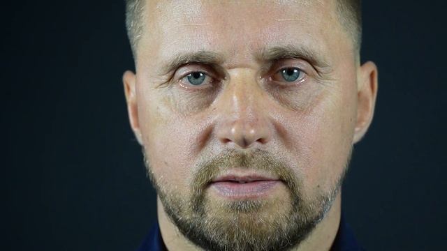Стихотворение "ДРУГУ..." смотреть онлайн
