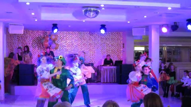 Танец Маруся. Ансамбль Ровесник на Капустнике. смотреть онлайн