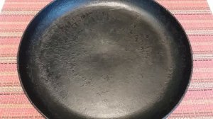 Смотрите, как нужно закаливать новую чугунную сковородку, чтобы ничего не пригорало 25 лет!)