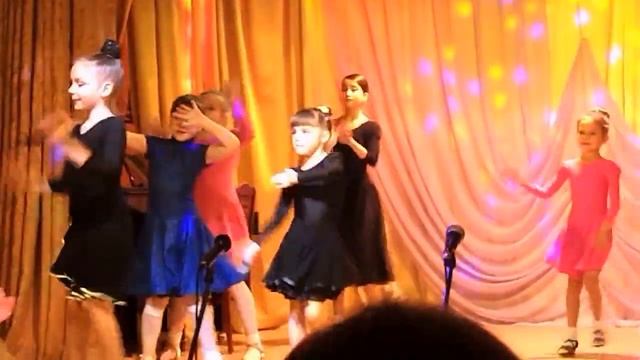 Спортивно-бальные танцы МБУК ДК «Красная Поляна» г. Лобня 19.12.2015г смотреть онлайн