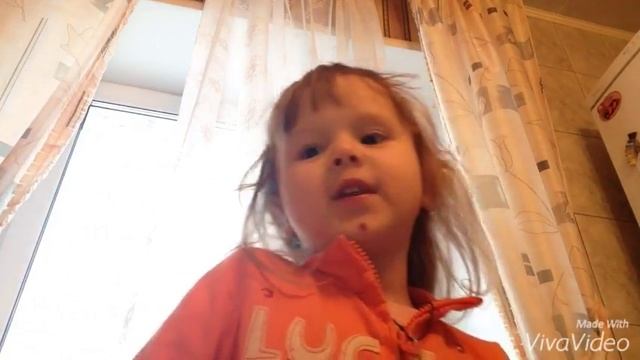 Учим стишок с Юлианой для детского садика на Новый год. смотреть онлайн