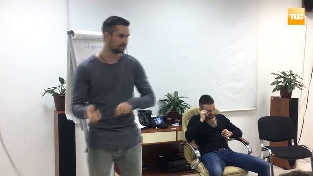 Как развеселить девушку? смотреть онлайн
