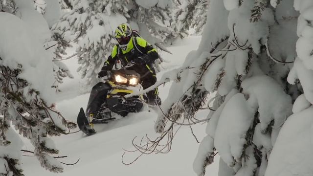 2018 Mountain Sled Shootout: Ski-Doo VS Polaris смотреть онлайн