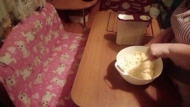 Утро мамы в деревне./Сырники легко и просто. смотреть онлайн