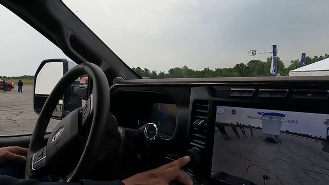 Right Way to Load a Skid Steer! New 2023 Ford Super Duty Tech Demos смотреть онлайн