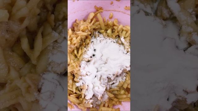 Яблочные оладьи из рисовой муки? #вкусныйрецепт #food #еда #recipe #рецепты #попробуем #оладьи смотреть онлайн