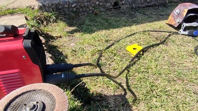 Сварочный аппарат Elitech AИС 200 Д выезд на дачу, учусь варить. смотреть онлайн