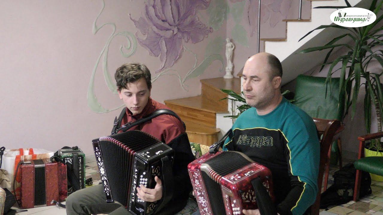 Деревня моя, деревянная, дальняя, Смотрю на тебя я, прикрывшись рукой ПОЙ ГАРМОНЬ, ЗВЕНИ ДУША! смотреть онлайн