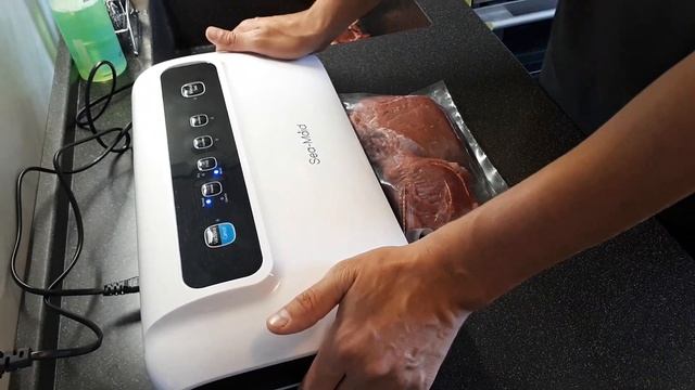 Вакуумация влажных продуктов. Как вакуумировать мясо на аппарате Sea-maid GN 1108 смотреть онлайн
