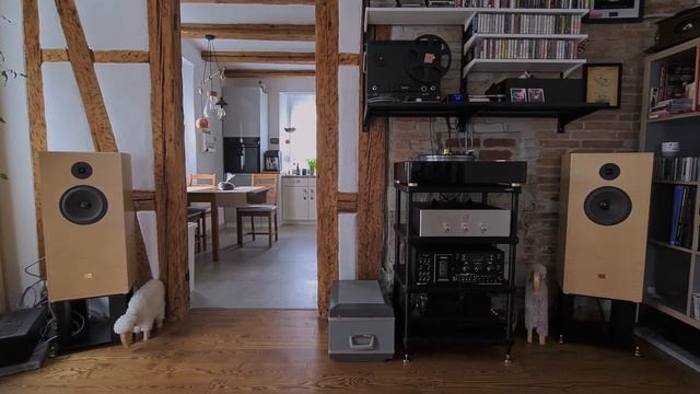 PTP6 (Lenco L75, AN Tonarm Three, AN IQ) / Audio Note M3, SS Paladin, AN-E LX Lexus Signature смотреть онлайн