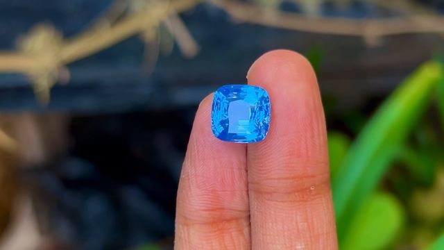 Необычная шпинель из Махенге смотреть онлайн