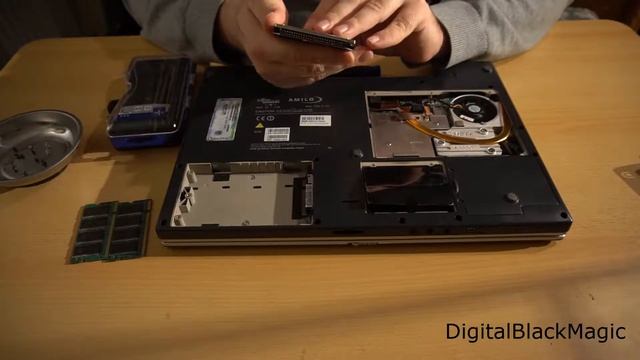015 FSC Amilo M 1420 notebook teardown смотреть онлайн