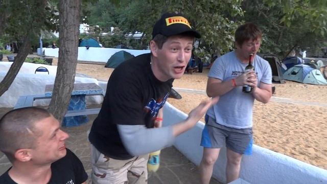 Как открыть бутылку вина с помощью Жука )) смотреть онлайн