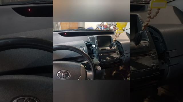 установка штатной камеры заднего вида на toyota prius 20 2007года смотреть онлайн