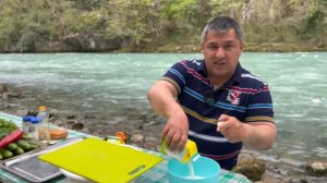 Запекаем большой кусок мяса целиком! Как запечь говядину в фольге?