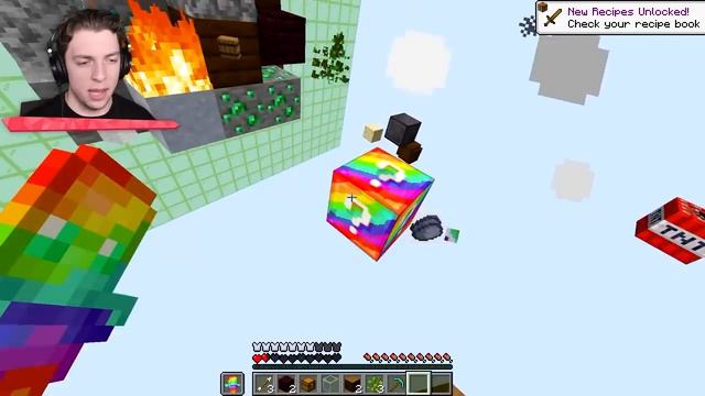 1v1 on ONE RAINBOW BLOCK in Minecraft (vs Best Friend) смотреть онлайн