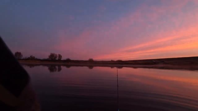 ПОСТАВИЛ КРУЖКИ и ВЗЯЛ ТРОФЕЙ - ЛИЧНЫЙ РЕКОРД! РЫБАЛКА в октябре на КРУЖКИ и СПИННИНГ! смотреть онлайн