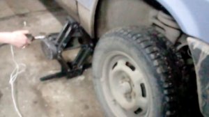 Самодельный домкрат с приводом от электродрели.