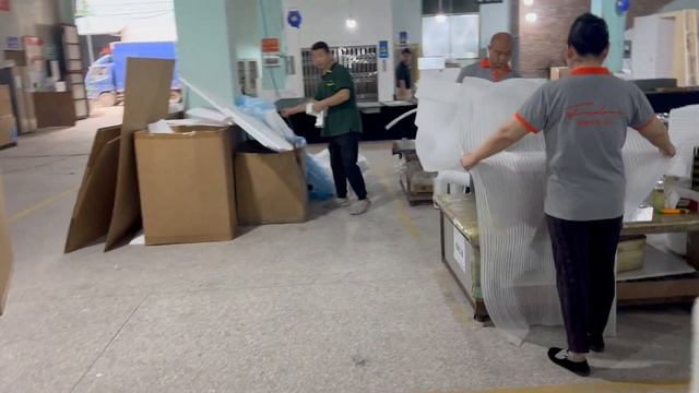 Мебельная фабрика в Фошане Китай, как производят как упаковывают премиальный сегмент смотреть онлайн