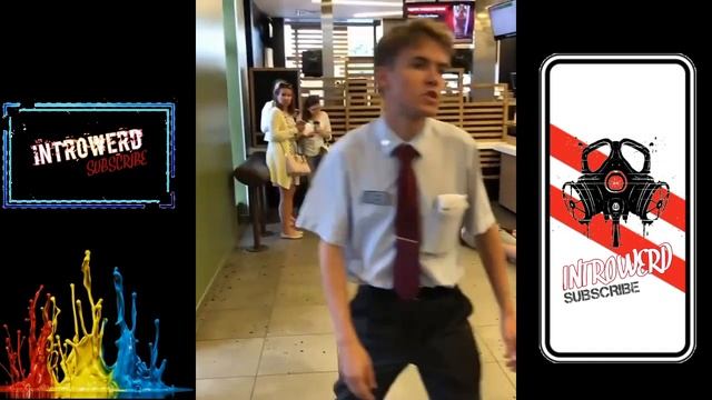 ПРАНК ОТ ЛИТВИНА, БУТЫЛКУ ОБ БАШКУ, ВОТ ЭТО ЗРЕЛИЩЕ. ПОСМОТРИ СТАРШИЙ. смотреть онлайн