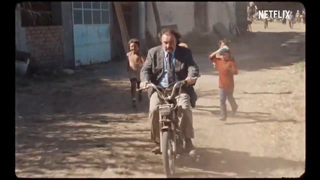 Happy as Lazarro Official Trailer Счастливый Лазарь смотреть онлайн